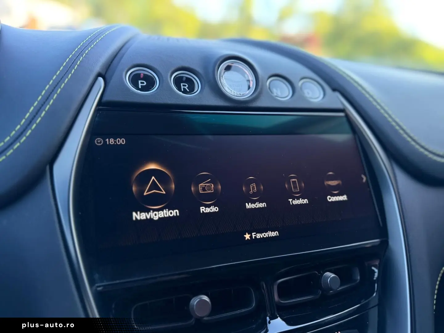 ASTON MARTIN DBX707 AMR23   Podium Green   Carbon Keramik