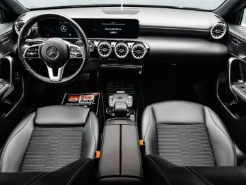 Mercedes-Benz A-220