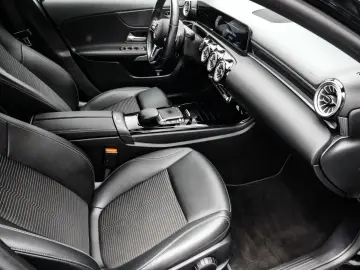 Mercedes-Benz A-220