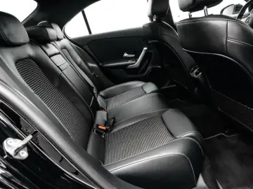 Mercedes-Benz A-220