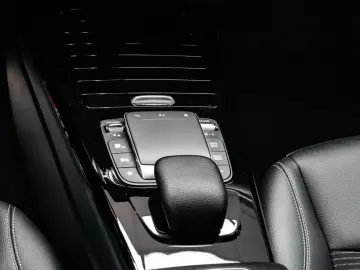 Mercedes-Benz A-220