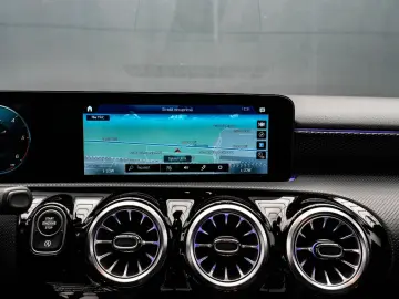 Mercedes-Benz A-220