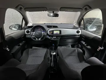 Toyota Yaris 2013 Automat •1.5Benzina Hybrid•