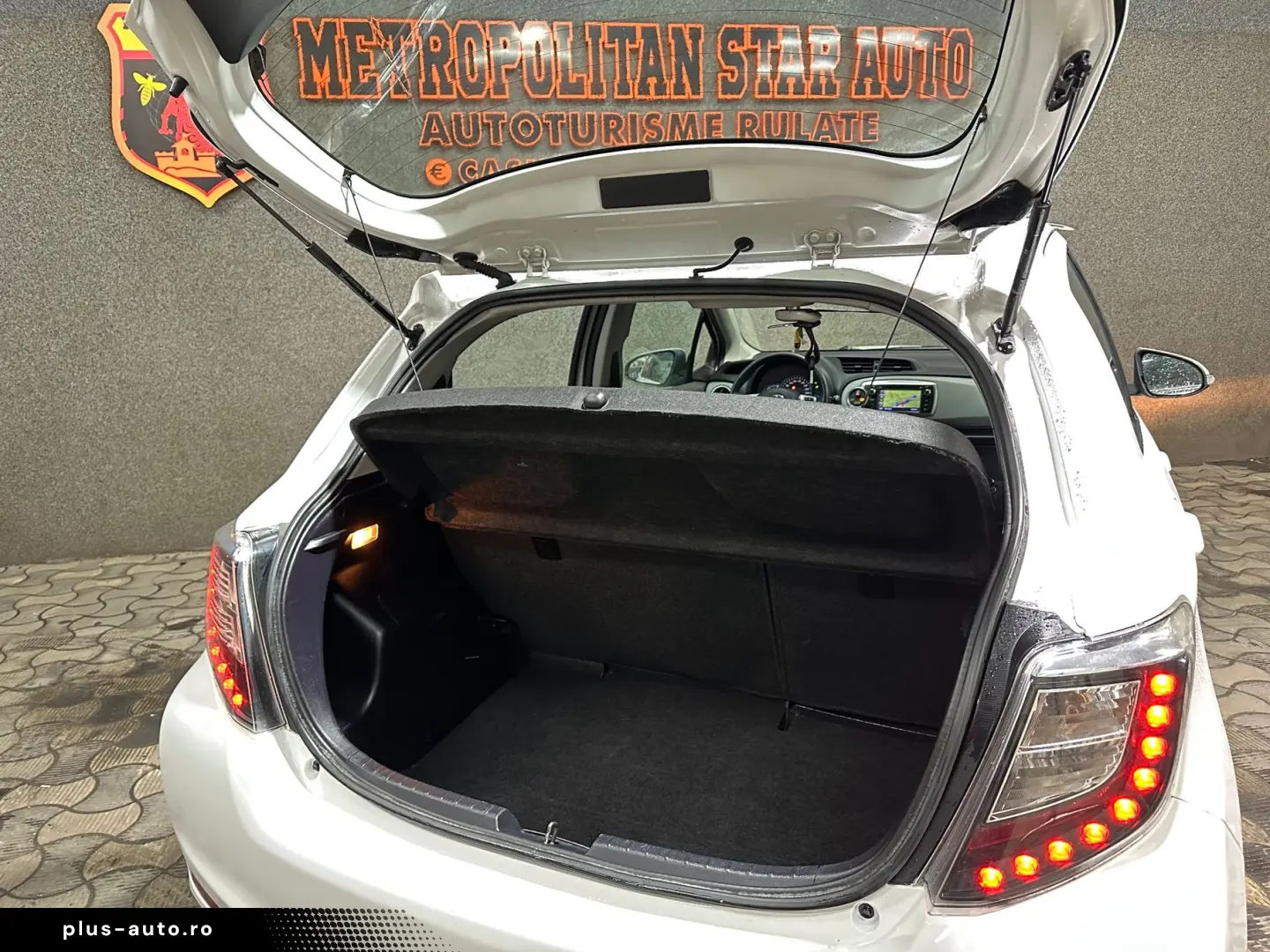 Toyota Yaris 2013 Automat •1.5Benzina Hybrid•
