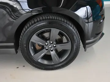 Land-Rover Range-Rover-Velar