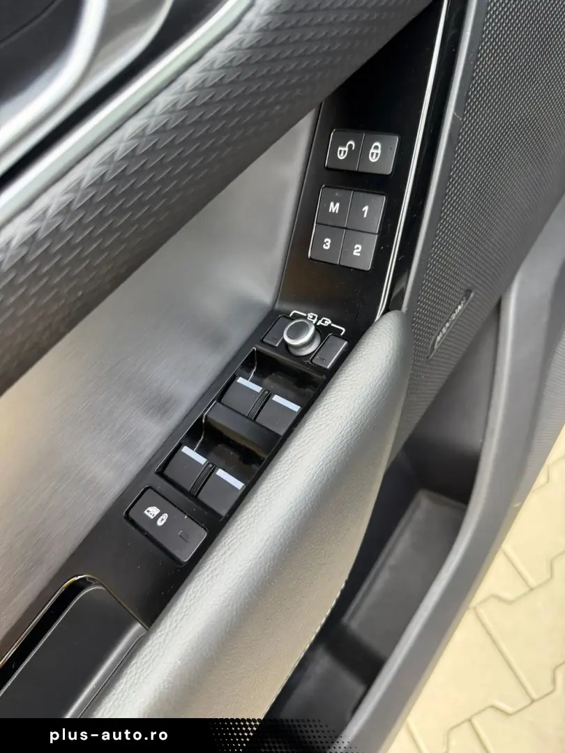 Land-Rover Range-Rover-Velar