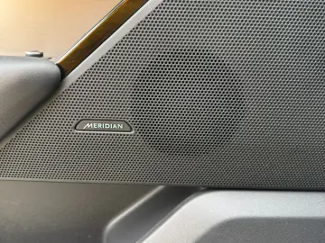 Land-Rover Range-Rover-Velar
