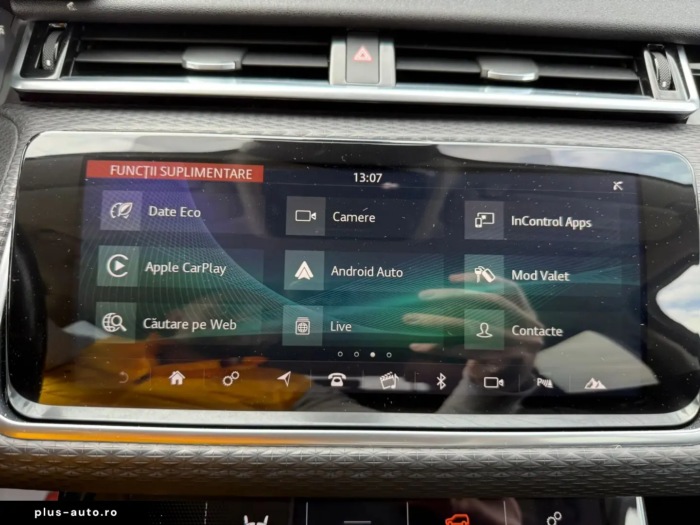 Land-Rover Range-Rover-Velar