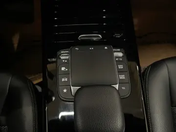 Mercedes-Benz Cla-200