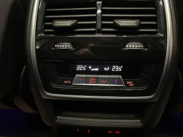 Bmw X-7