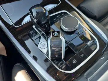 Bmw X-7