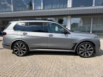 Bmw X-7