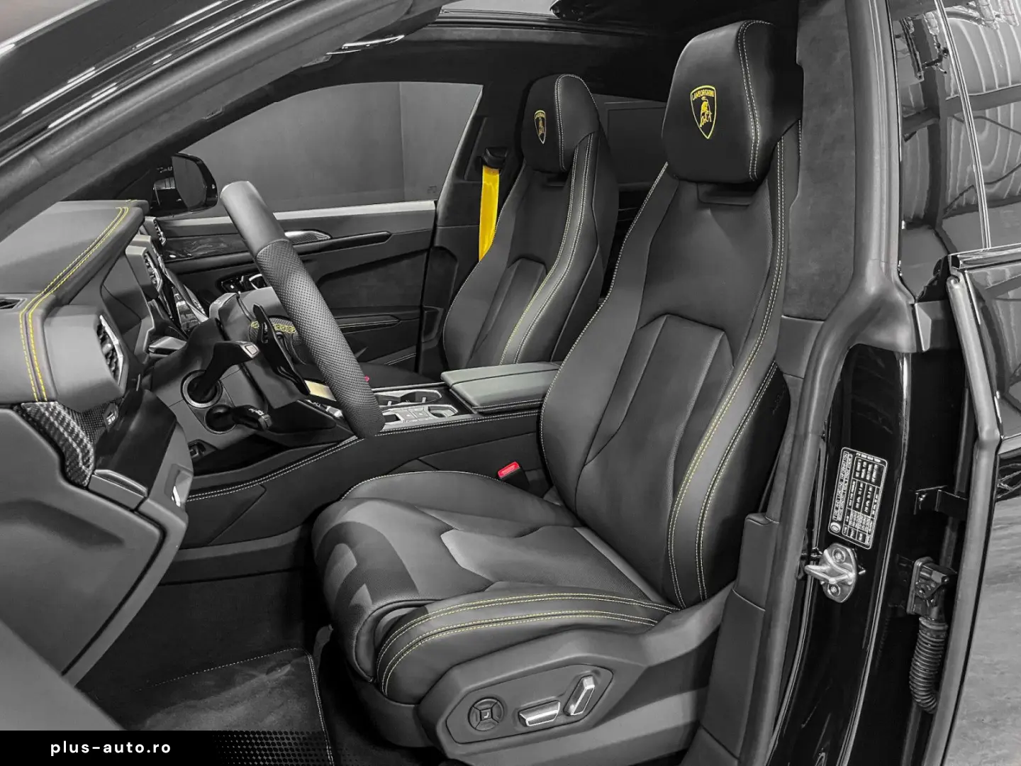 LAMBORGHINI Urus URUS S  AKRAPOVIC B&O 3d 23  PANO XPEL MY24