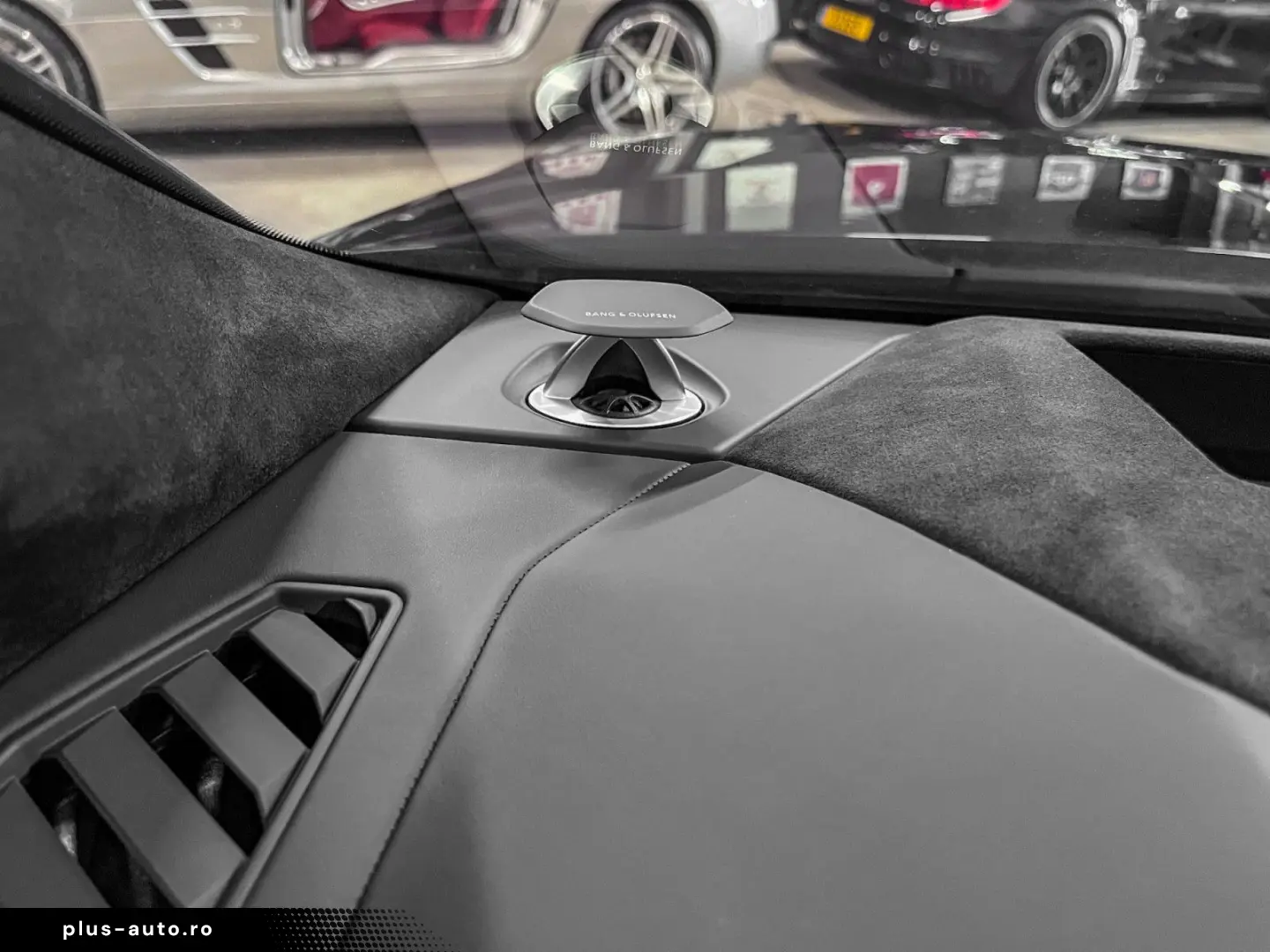 LAMBORGHINI Urus URUS S  AKRAPOVIC B&O 3d 23  PANO XPEL MY24