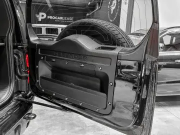 LAND ROVER Defender DEFENDER 110 D250X-DYNAMIC SE AWD MY25