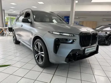 BMW X7 M60 i PANO-SKY B&W HUD KRISTALL 6-SITZ 360