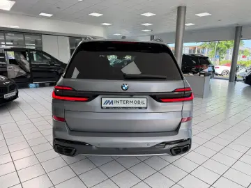 BMW X7 M60 i PANO-SKY B&W HUD KRISTALL 6-SITZ 360