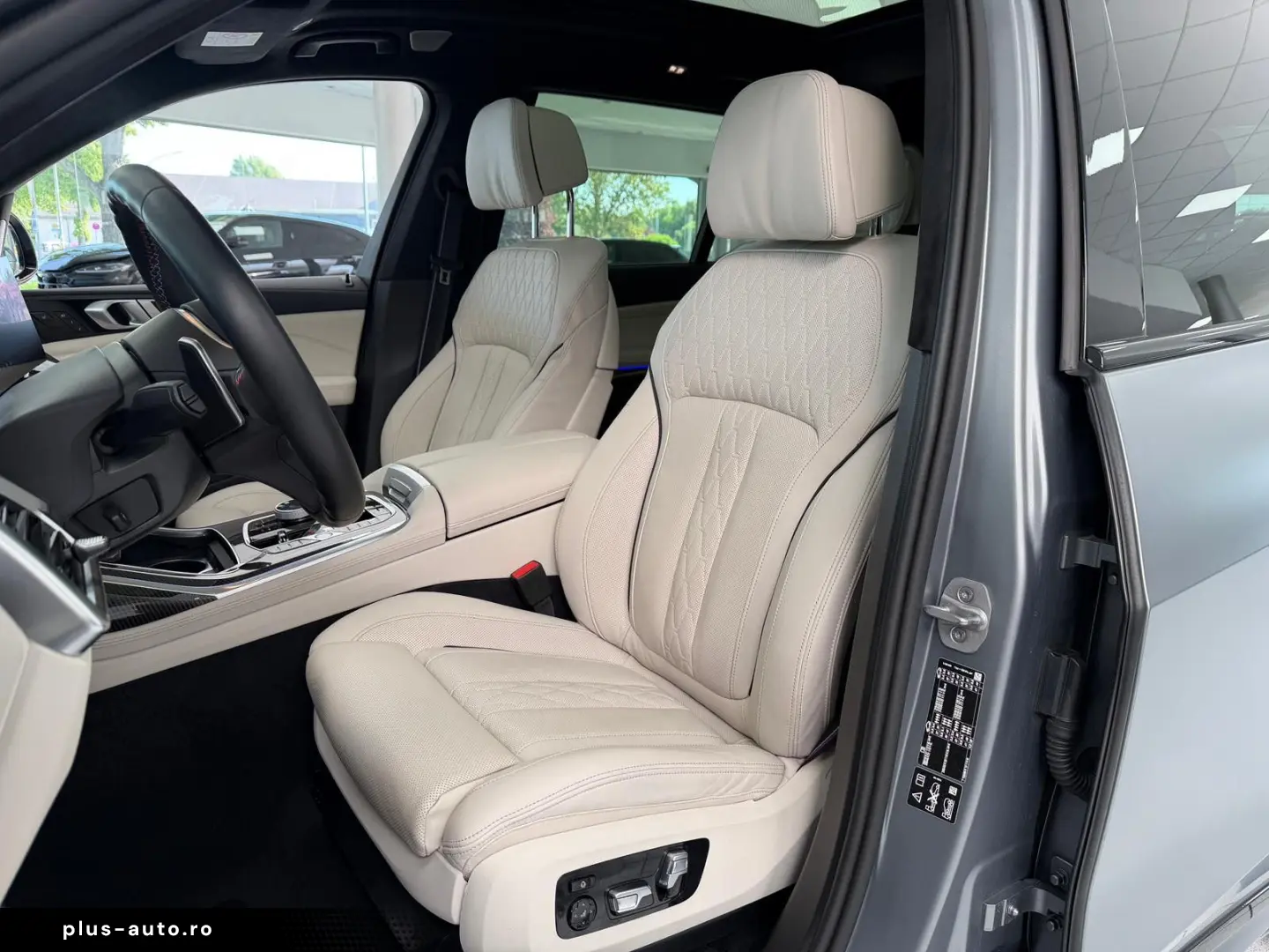 BMW X7 M60 i PANO-SKY B&W HUD KRISTALL 6-SITZ 360