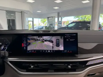 BMW X7 M60 i PANO-SKY B&W HUD KRISTALL 6-SITZ 360