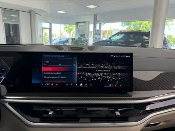 BMW X7 M60 i PANO-SKY B&W HUD KRISTALL 6-SITZ 360