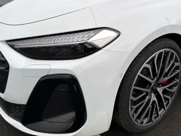 AUDI A5 e-hybrid 2.0 TFSIe quattro S tronic Matrix