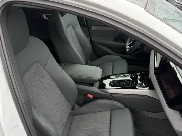 AUDI A5 e-hybrid 2.0 TFSIe quattro S tronic Matrix