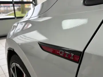VW Golf 8 2.0TSI GTI 245PS Navi Led Kamera