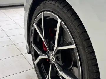 VW Golf 8 2.0TSI GTI 245PS Navi Led Kamera