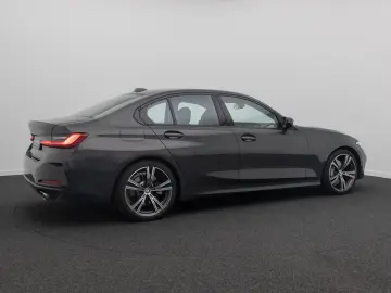BMW 330i xD Komfort HiFi Leder M Sport 19Zoll