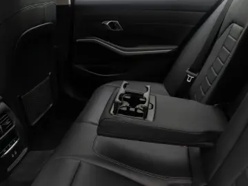 BMW 330i xD Komfort HiFi Leder M Sport 19Zoll