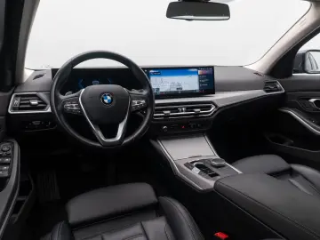 BMW 330i xD Komfort HiFi Leder M Sport 19Zoll