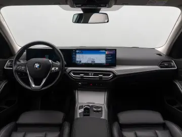 BMW 330i xD Komfort HiFi Leder M Sport 19Zoll