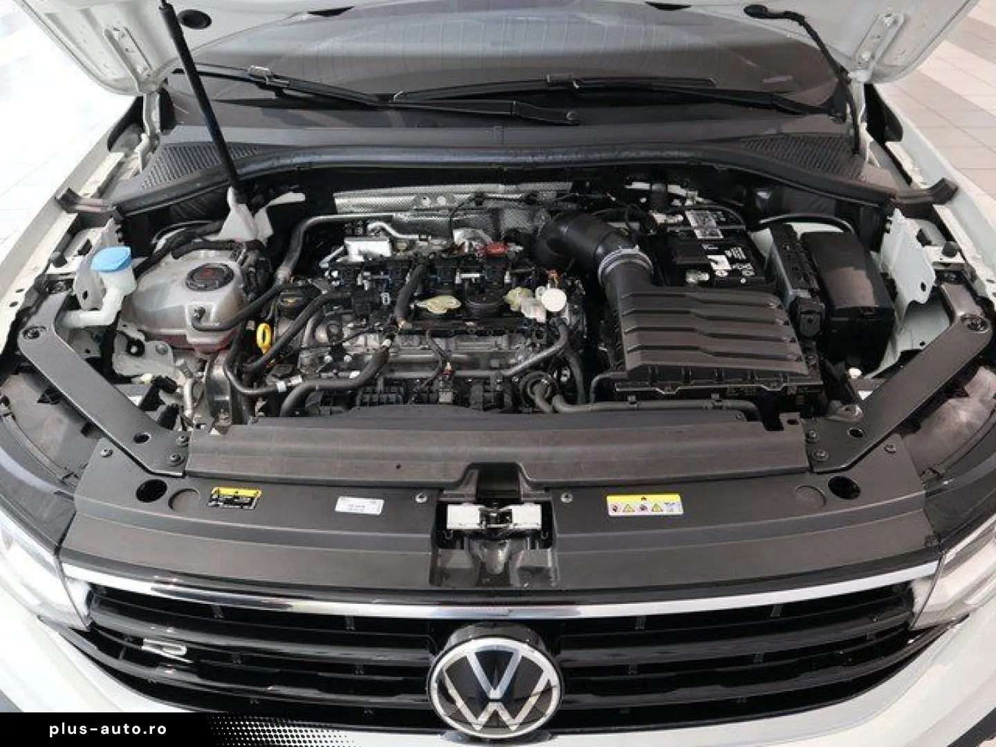 VW Tiguan R 2.0 TSI 4M DSG ACC Navi DCC Pano