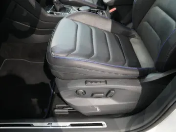 VW Tiguan R 2.0 TSI 4M DSG ACC Navi DCC Pano