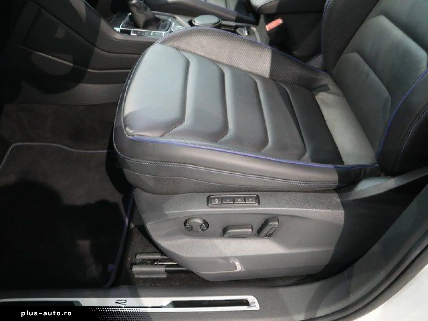 VW Tiguan R 2.0 TSI 4M DSG ACC Navi DCC Pano