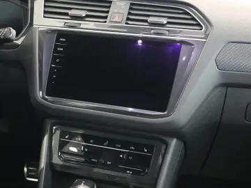 VW Tiguan R 2.0 TSI 4M DSG ACC Navi DCC Pano