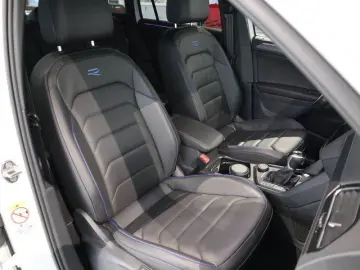VW Tiguan R 2.0 TSI 4M DSG ACC Navi DCC Pano