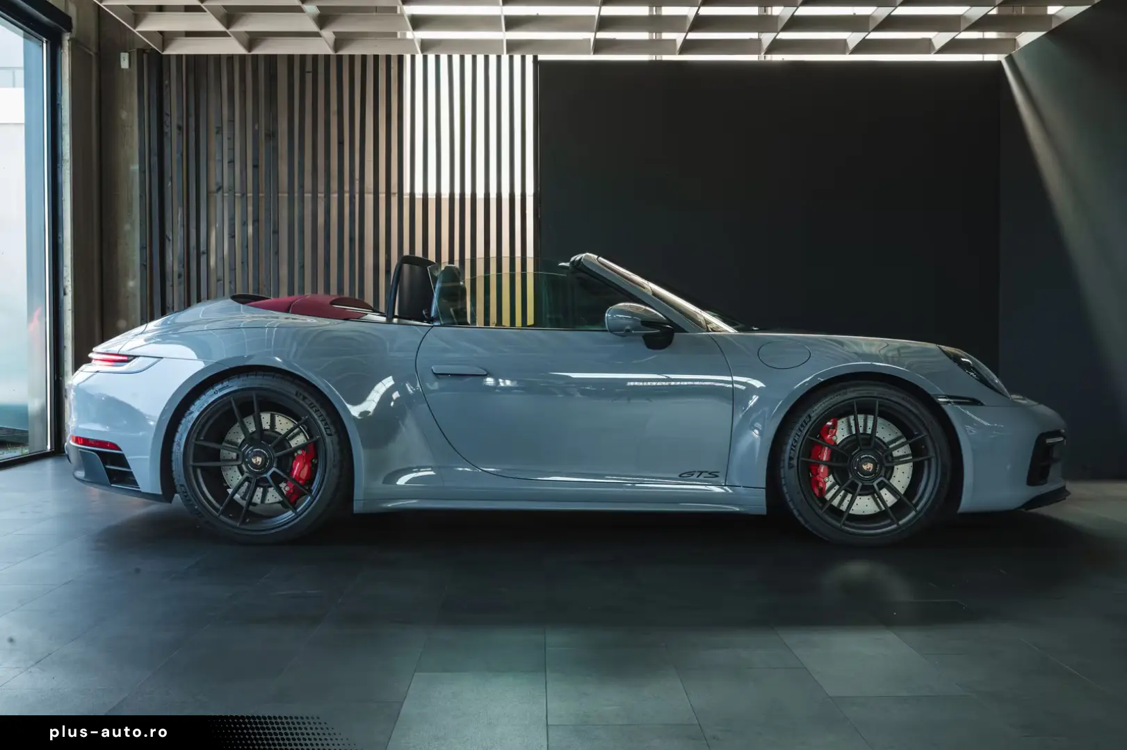 Porsche 911 Carrera 4 GTS Cabriolet 992