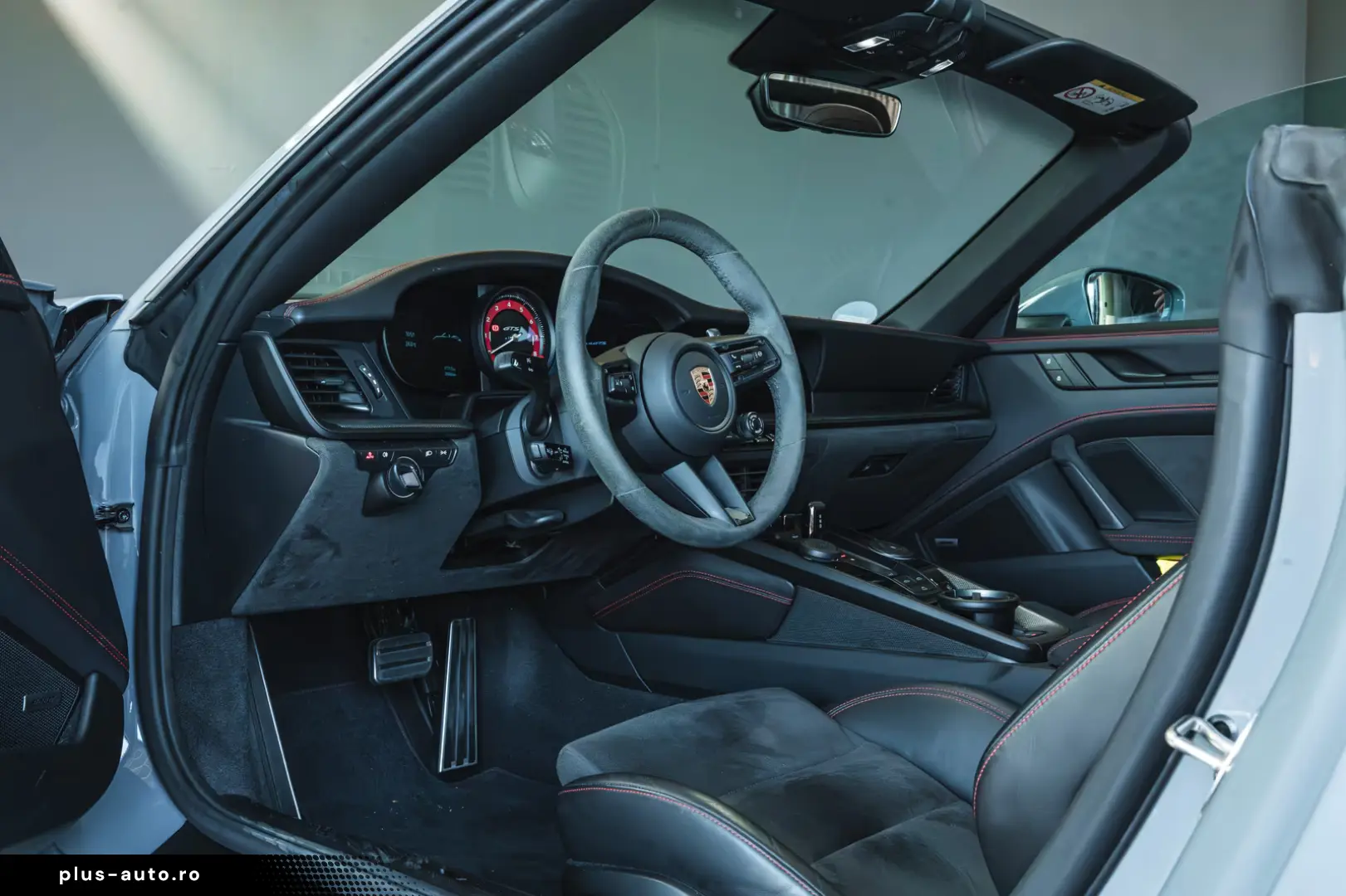Porsche 911 Carrera 4 GTS Cabriolet 992