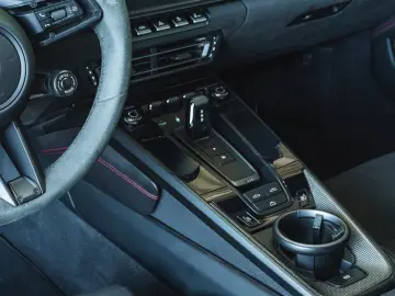 Porsche 911 Carrera 4 GTS Cabriolet 992