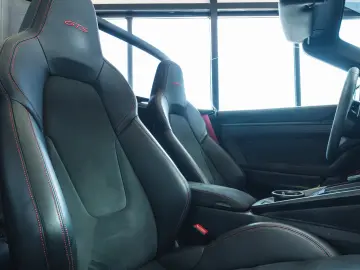 Porsche 911 Carrera 4 GTS Cabriolet 992