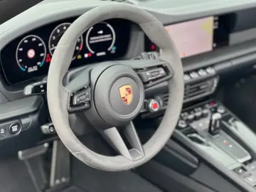 Porsche 911 Carrera 4 GTS Cabrio BOSE Lifting