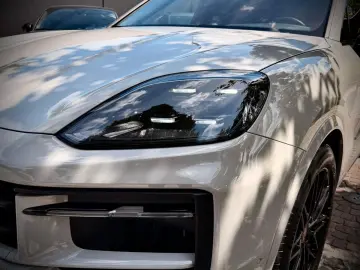 PORSCHE Cayenne Coupe Facelift Kreide 1Hand Sport-Chrono