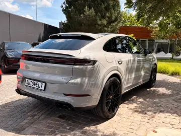 PORSCHE Cayenne Coupe Facelift Kreide 1Hand Sport-Chrono