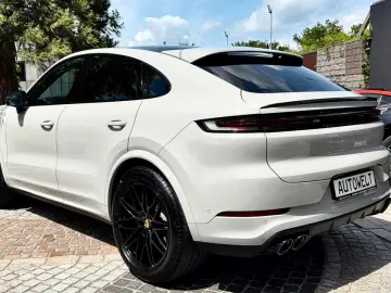 PORSCHE Cayenne Coupe Facelift Kreide 1Hand Sport-Chrono