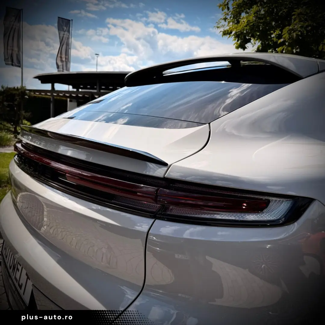 PORSCHE Cayenne Coupe Facelift Kreide 1Hand Sport-Chrono