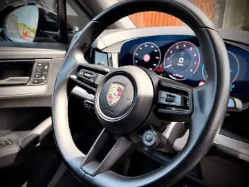 PORSCHE Cayenne Coupe Facelift Kreide 1Hand Sport-Chrono