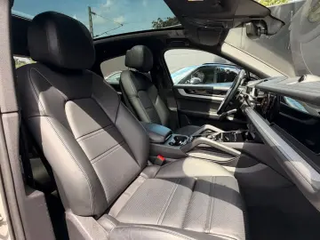 PORSCHE Cayenne Coupe Facelift Kreide 1Hand Sport-Chrono