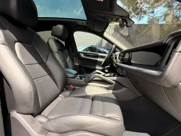PORSCHE Cayenne Coupe Facelift Kreide 1Hand Sport-Chrono