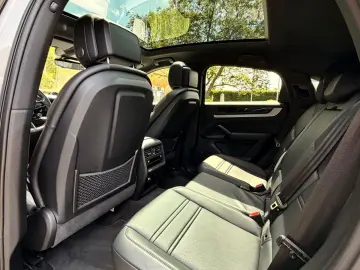 PORSCHE Cayenne Coupe Facelift Kreide 1Hand Sport-Chrono